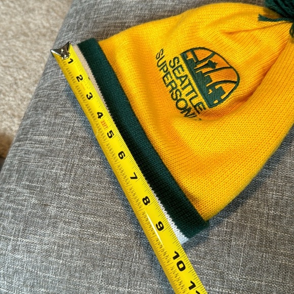 Mitchell & Ness Seattle SuperSonics Beanie - Picture 5 of 8